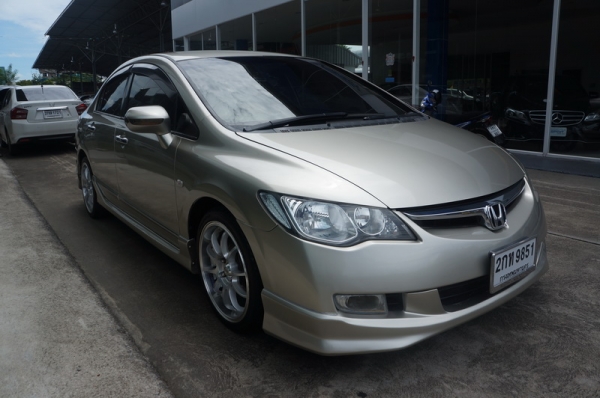 HONDA CIVIC FD รถเดิม ชุดแต่งรอบคัน เกียร์ AUTO แอร์เย็น เครื่อง+เกียร์ดี ช่วงล่างสมบูรณ์ รถไม่มีอุบัตติเหตุ รถขับดีมาก สีสวย พร้อมใช้งาน จัดไฟแนนได้ ฟรีดาวน์