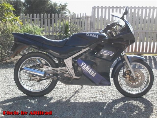 ขายต่อ(หลุดจอง) TZR ทะเบียนพร้อมโอนเครื่องดีแน่นๆภาษีขาดปี 52 หน้ากากมีแตกตามรูปขาย 6900 บาท