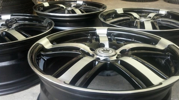 แม็กขอบ 17 กว้าง 7 ออฟ 40 ขนาด 4 รู 100 114 ไร้ริ้วรอย