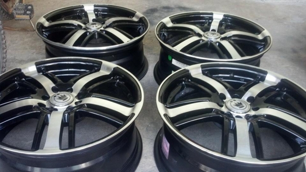 แม็กขอบ 17 กว้าง 7 ออฟ 40 ขนาด 4 รู 100 114 ไร้ริ้วรอย