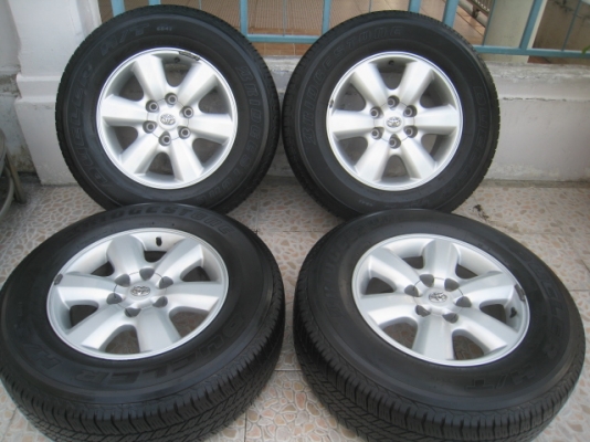ขายล้อแม็กมือสอง Toyota vigo 17"x7.5" et30 6รู139.7 + ยางปี3810 สนใจติดต่อเล็กคลองสามครับ (081-3747940)
