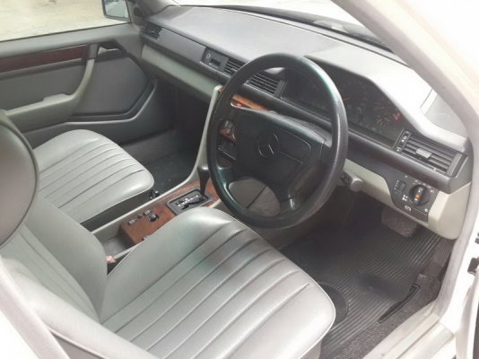 BENZ E200 มือเดียวออกห้าง รถเดิมๆ พวงมาลัยพาวเวอร์ เครื่อง+ช่วงล่างดี รถขับดีมาก สวยจัดๆ พร้อมใช้งานทันที จัดไฟแนนได้ ฟรีดาวน์ BENZ E200 มือเดียวออกห้าง รถเดิมๆ พวงมาลัยพาวเวอร์ เครื่อง+ช่วงล่างดี รถขับดีมาก สวยจัดๆ พร้อมใช้งานทันที จัดไฟแนนได้ ฟรีดาวน์