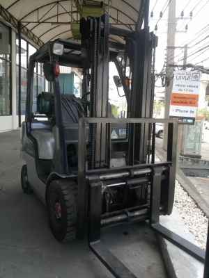 ขายรถฟอร์คลีฟท์ติดแก๊ส NISSAN NL01A15 เสา3 เมตรออโต้ งาสไล้ด์ได้ปี2004 รถนอกนำเข้า ติดต่อมานะ 085-9049669