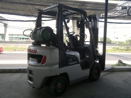 ขายรถฟอร์คลีฟท์ติดแก๊ส NISSAN NL01A15 เสา3 เมตรออโต้ งาสไล้ด์ได้ปี2004 รถนอกนำเข้า ติดต่อมานะ 085-9049669