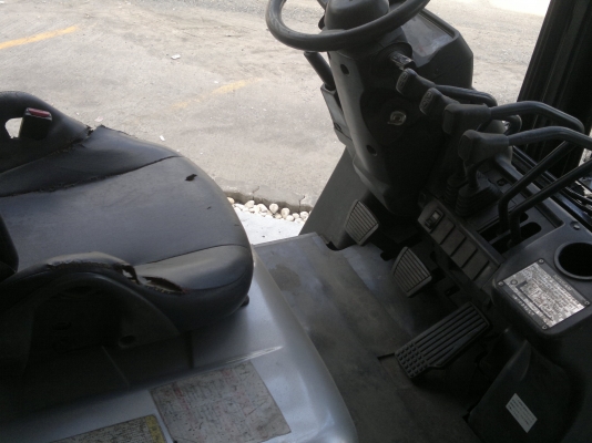 ขายรถฟอร์คลีฟท์ติดแก๊ส NISSAN NL01A15 เสา3 เมตรออโต้ งาสไล้ด์ได้ปี2004 รถนอกนำเข้า ติดต่อมานะ 085-9049669