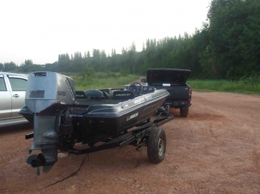 ขายเรือแบส ยาว17ฟุต ราคา พร้อม เทลเลอร์ ราคา 159,000