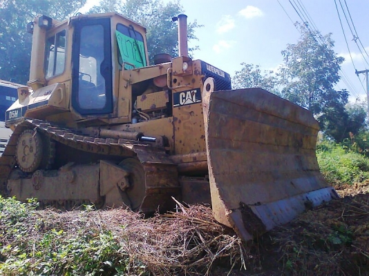 รถแทรคเตอร์ CAT D5 H แบบเกียร์ทอร์ครุ่นใหม่ ช่วงล่างสวยเต็ม  สภาพ 90\% รถทำงานไว ประหยัดน้ำมัน มีทะเบียนครบ.