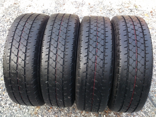 ขายแม็ก NISSAN. BIG-M พร้อมยาง บริสโตร์195R14 ยางปี11 จำนวน 1  ชุด
