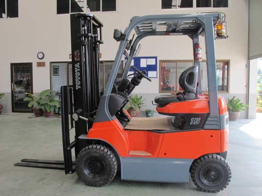 ขายรถฟอคลิฟท์ไฟฟ้า TOYOTA 7FB15 สภาพใหม่