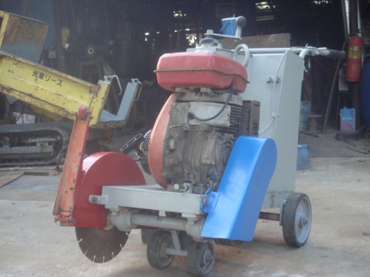 เครื่องตัดถนน