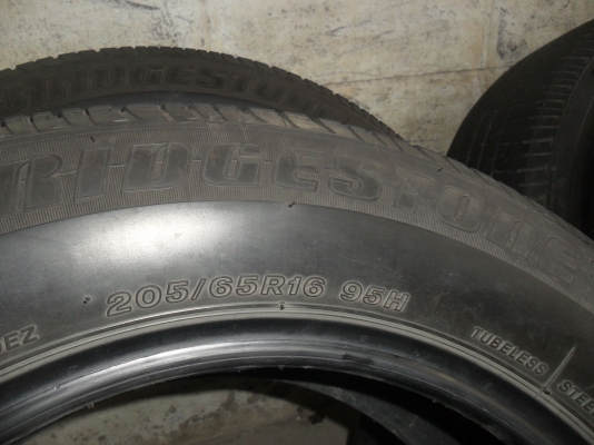 ยาง BRIDGESTONE 205/65R16 ปี12 สวยๆ 4 เส้น ราคา 2200 บาท