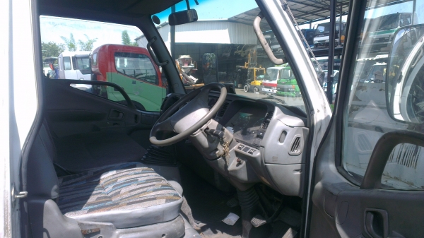 Canter รถหกล้อบรรทุกเล็ก ทะเบียนไม่ติดเวลา เครื่องGas นอกเดิม