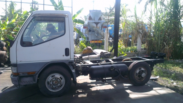 Canter รถหกล้อบรรทุกเล็ก ทะเบียนไม่ติดเวลา เครื่องGas นอกเดิม