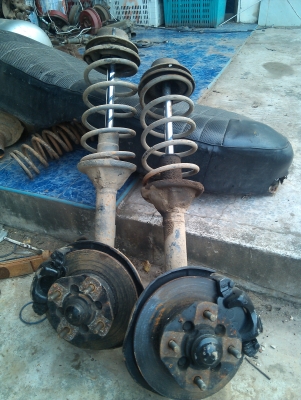 ขายโช้คหน้า+ดุมรถมิตซูกล่องไม้ขีด