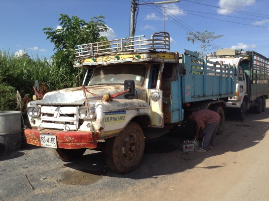 ขาย 10 ล้อหัวยาว 2 เพลาดั้ม สภาพพร้อมใช้งาน เครื่อง 6BF1 175 แรงม้า คัสซีสวยตลอดเส้น ช่วงล่างเดิม พวงมาลัยพาวเวอร์ สโลว์กลาง ยางเต็ม ทะเบียนพร้อมโอน