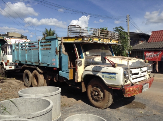 ขาย 10 ล้อหัวยาว 2 เพลาดั้ม สภาพพร้อมใช้งาน เครื่อง 6BF1 175 แรงม้า คัสซีสวยตลอดเส้น ช่วงล่างเดิม พวงมาลัยพาวเวอร์ สโลว์กลาง ยางเต็ม ทะเบียนพร้อมโอน