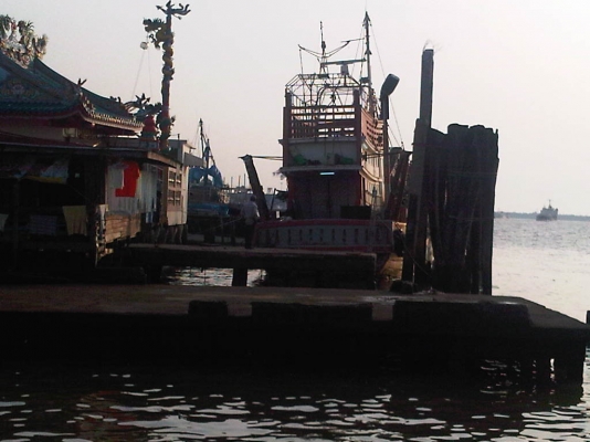 ขายเรือลากเดี่ยว