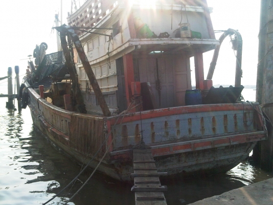 ขายเรือลากเดี่ยว
