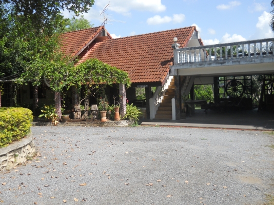 บ้านพักตากอากาศสวยบนเนินติดเขาที่ปากช่องพร้อมเข้าอยู่เนื้อที่4ไร่เอกสารโฉนด