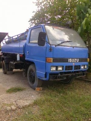 ขายรถน้ำISUZU NKR110 สภาพสวยพร้อมใช้ ราคาต่อรองได้ ติดต่อได้ที่คุณ อ๊อฟ พิจิตร 086-737-9991