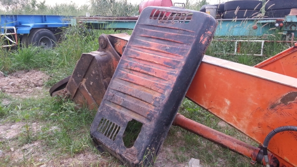 ขายด่วน ฝากระโปง+บอดี้รอบคันแผ่นพื้นทั้งหมด