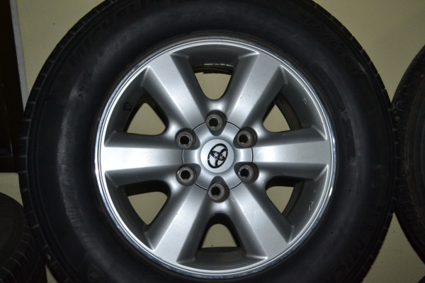 ขายล้อแม็กมือสอง Toyota vigo  ขอบ 15" , 17"