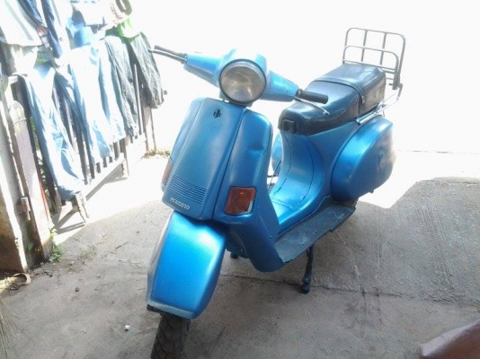 ขาย vespa cosa 150 no book รสคา 15500 บาทครับ สี 90\% เครื่อง 80\%  สนใจติดต่อ 0826336557 โป้งครับ