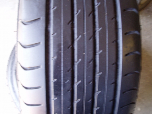 ขายยาง195 50 15 มี3เส้นครับเส้นละ700บาท ขายยาง195 50 15 มี3เส้นครับเส้นละ700บาท