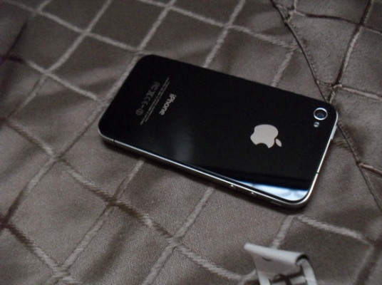 ขาย iPhone4 32Gb ศูนย์ True 5,900 บาท