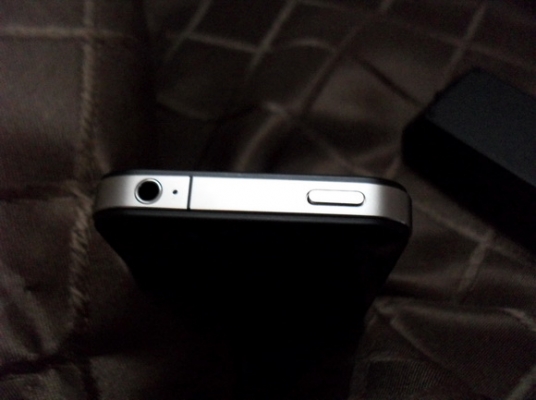 ขาย iPhone4 32Gb ศูนย์ True 5,900 บาท