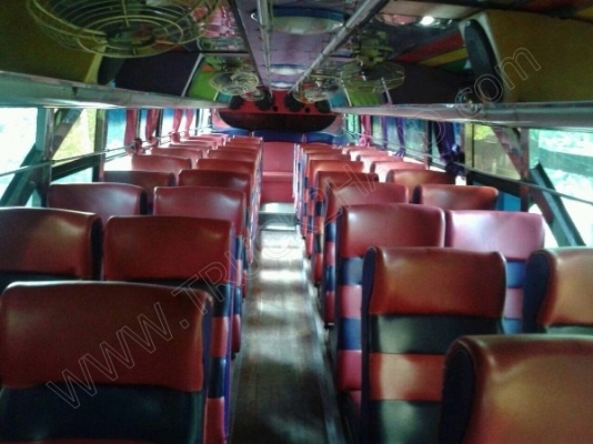 รถบัส ยี่ห้อ NISAN ชั้นครึ่ง