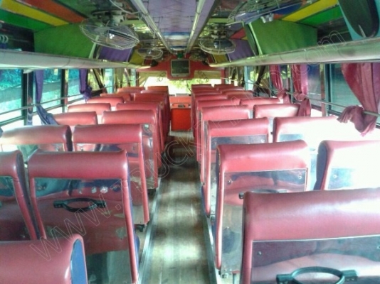 รถบัส ยี่ห้อ NISAN ชั้นครึ่ง