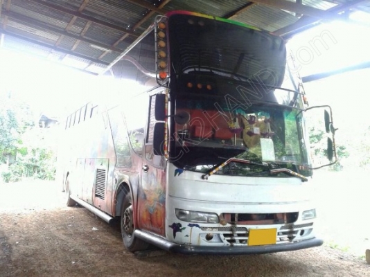 รถบัส ยี่ห้อ NISAN ชั้นครึ่ง