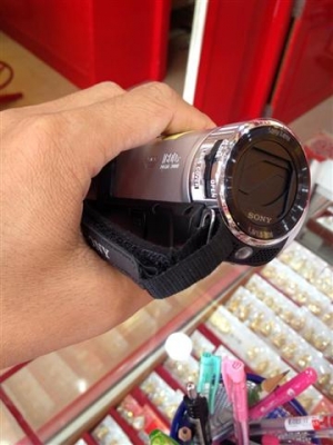 ขายกล้องวีดีโอ sony ซูม 70x หากหากล้องวีดีโออยู่ตัวนี้ไม่ผิดหวังครับ ขายกล้องวีดีโอ sony ซูม 70x หากหากล้องวีดีโออยู่ตัวนี้ไม่ผิดหวังครับ