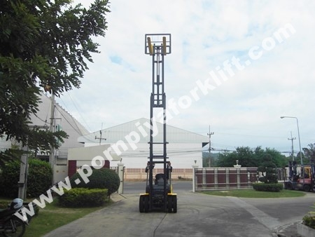 จำหน่ายรถ Forklift KOMATSU FD25T-16 จำหน่ายรถ Forklift KOMATSU FD25T-16