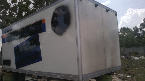 ขายด่วน ตู้บรรทุก 3 บาน ยาว 5 เมตร พร้อมไอดอริกท้าย สภาพเยื้ยมตามรูป  ใส่ isuzu npr