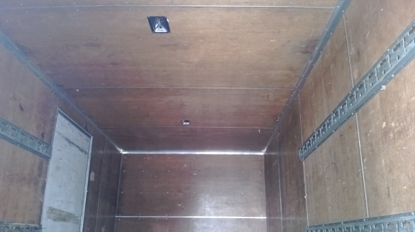 ขายด่วน ตู้บรรทุก 3 บาน ยาว 5 เมตร พร้อมไอดอริกท้าย สภาพเยื้ยมตามรูป  ใส่ isuzu npr