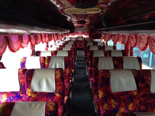 ขาย รถทัวร์ 8 ล้อ MGR46  1,300,000  สูง 3.90 ม. BENZ 8สูบ 320HP ถุงลม เขาควาย พร้อมใช้ 1.30 ล้านเท่านั้น ตัวถังเชิดชัย                            ประกาศขายรถบัส 8 ล้อ 2 ชั้น BENZ 8 สูบเขาควาย เครื่อง  BENZ  1,350000.- ปัจจุบันวิ่งงานอยู่ รถมือเดียว ชัว