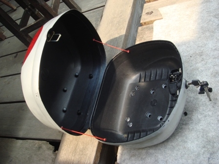 ขออนุญาติขายกล่องไฟเบอร์เอนกประสงค์ใส่ท้ายมอเตอร์ไซค์เก่าญี่ปุ่นครับ