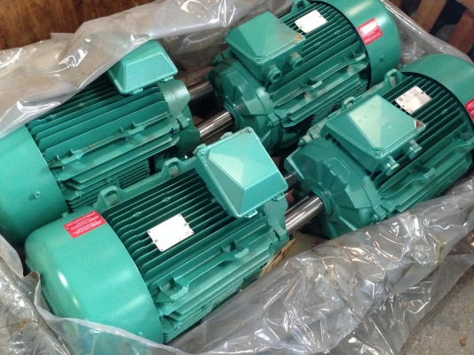 ขายมอเตอร์ใหม่ US motor 25 HP. 1450 RPM. 380 V อยู่ในลัง ชุดสุดท้ายเหลือ 3 ตัวครับ