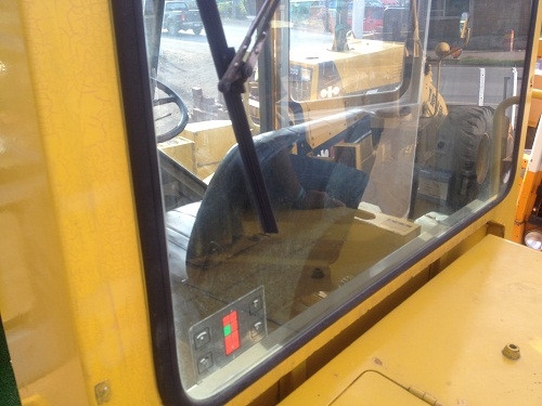 ...ขายรถตักล้อยาง KOMATSU WA100-1 หัวเก๋งสวย แอร์พร้อม บอร์ดี้ครบ เครืองดี เกียร์ดี ไฟฟ้าครบ สภาพพร้อมใช้งาน มีให้เลือก 3 คัน  นำเข้าจากญี่ปุ่น ติดต่อคุณ อิทธิวัฒน์ 081-9343573