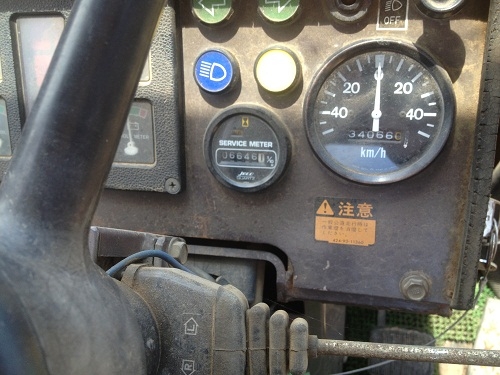 ...ขายรถตักล้อยาง KOMATSU WA100-1 หัวเก๋งสวย แอร์พร้อม บอร์ดี้ครบ เครืองดี เกียร์ดี ไฟฟ้าครบ สภาพพร้อมใช้งาน มีให้เลือก 3 คัน  นำเข้าจากญี่ปุ่น ติดต่อคุณ อิทธิวัฒน์ 081-9343573