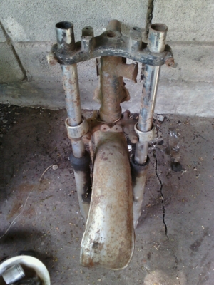 ขายโช๊คหน้าพร้อมแผงคอ ...ไม่ทราบรุ่น