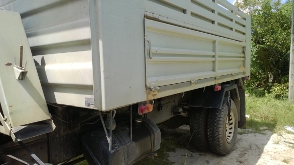 6ล้อดั้มFF1J JKA  220แรง รถสวยมาก ดั้มก็สวย.......