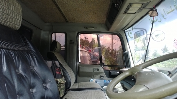 6ล้อดั้มFF1J JKA  220แรง รถสวยมาก ดั้มก็สวย.......