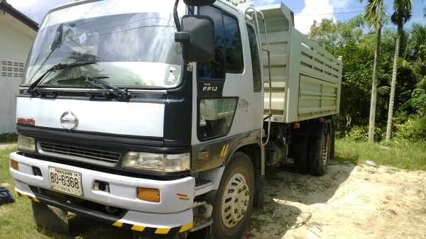 6ล้อดั้มFF1J JKA  220แรง รถสวยมาก ดั้มก็สวย.......