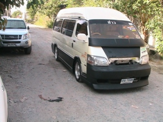 ขายชุดแต่งรถตู้ไฮเอดหัวจรวดช่วงยาวตาเพชรรอบคัน15000บ.