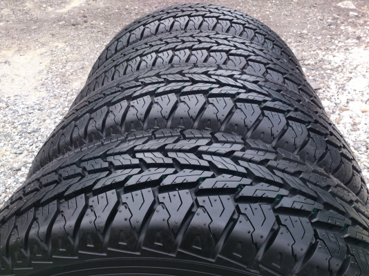 ขายยางใหม่ปี09 TOYO ขนาด 31&times;10.50R15 MADE  IN  JAPAN  จำนวน  4  เส้น ราคา 8500