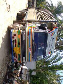 10ล้อเพลาเดียวHINO FL3H  195แรงกะบะรั้วคอก ไม้มะค่า รถสวยสภาพดี...