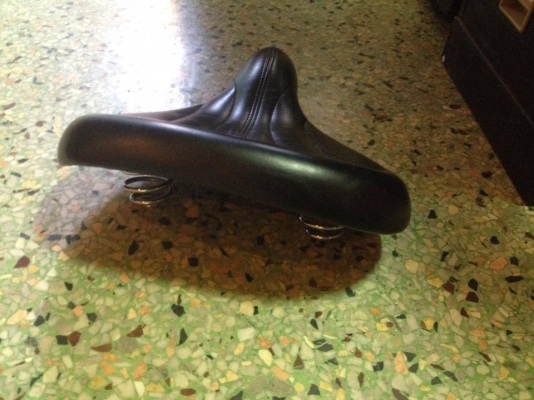 เบาะเดี่ยว